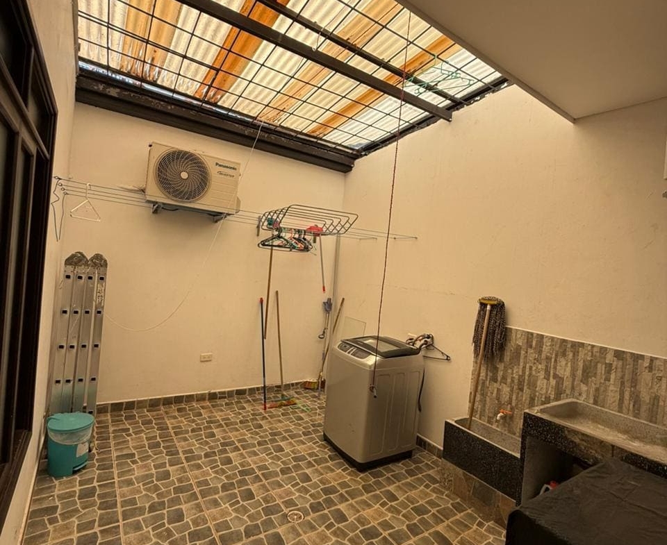 Casa de 2 Pisos en Venta