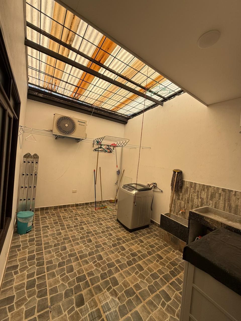 Casa de 2 Pisos en Venta