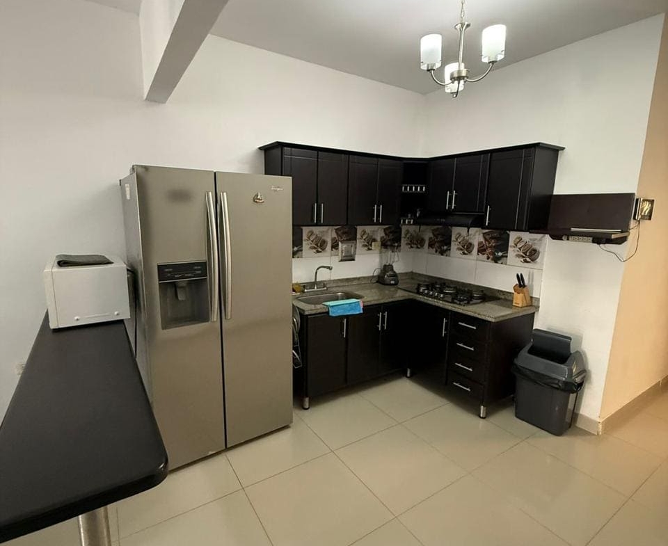 Casa de 2 Pisos en Venta