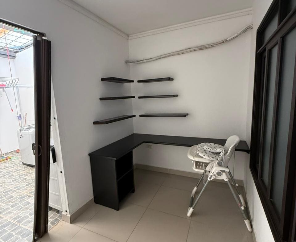 Casa de 2 Pisos en Venta