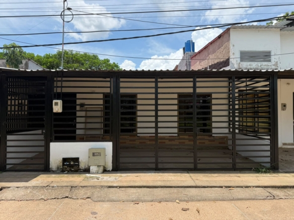 Casa en Arriendo de 1 Piso con Patio y Garaje