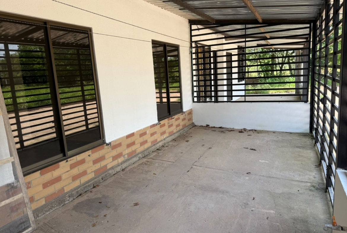 Casa en Arriendo de 1 Piso con Patio y Garaje