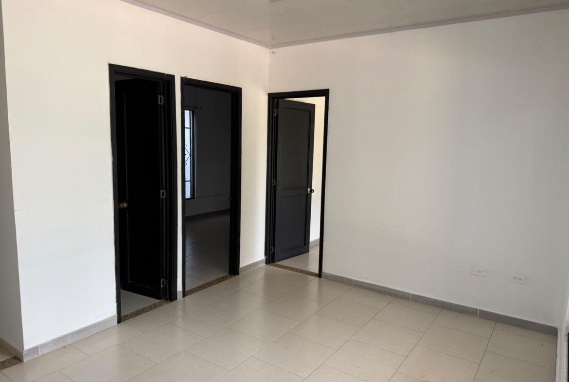 Casa en Arriendo de 1 Piso con Patio y Garaje