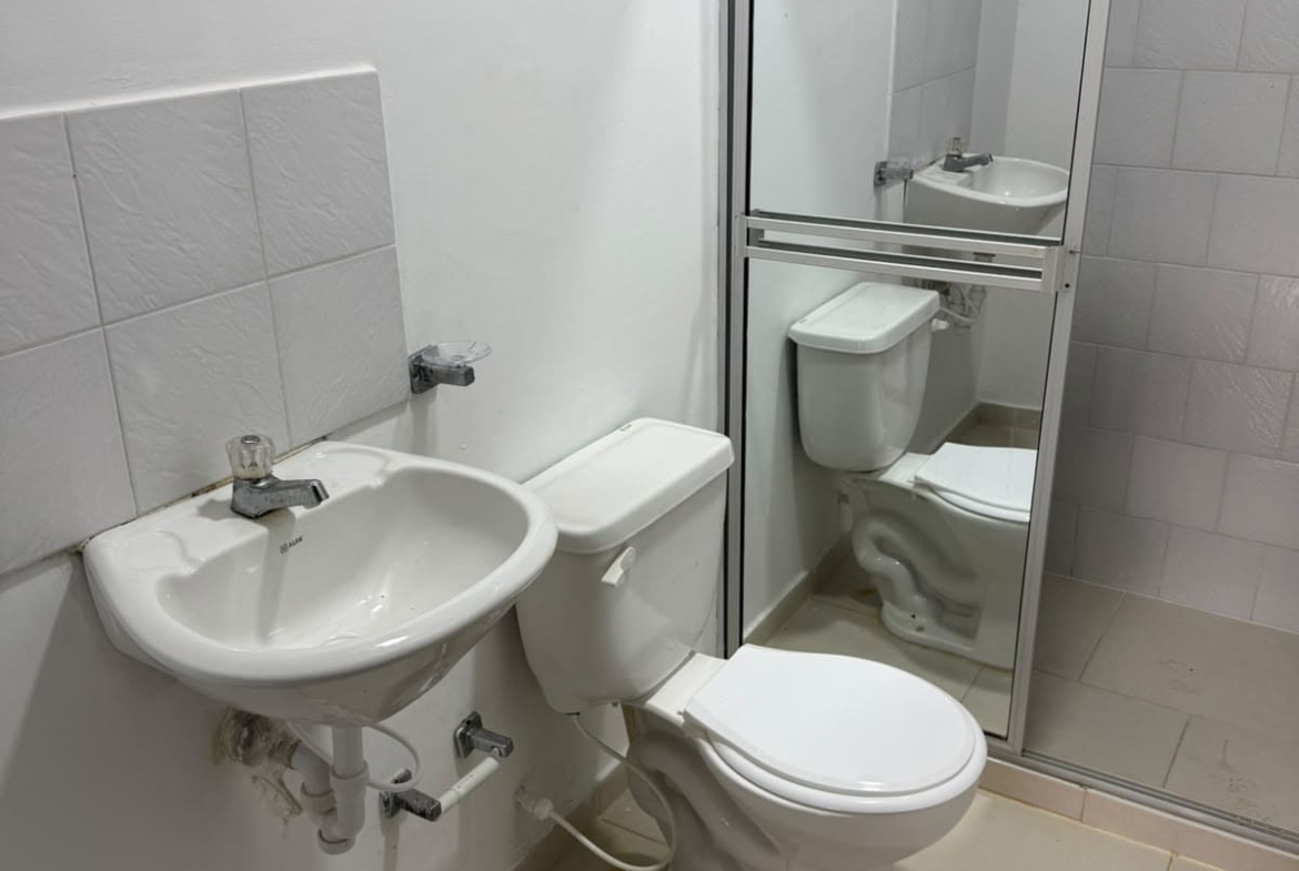 Casa en Arriendo de 1 Piso con Patio y Garaje