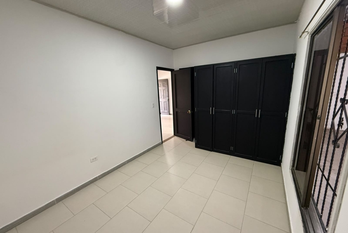 Casa en Arriendo de 1 Piso con Patio y Garaje