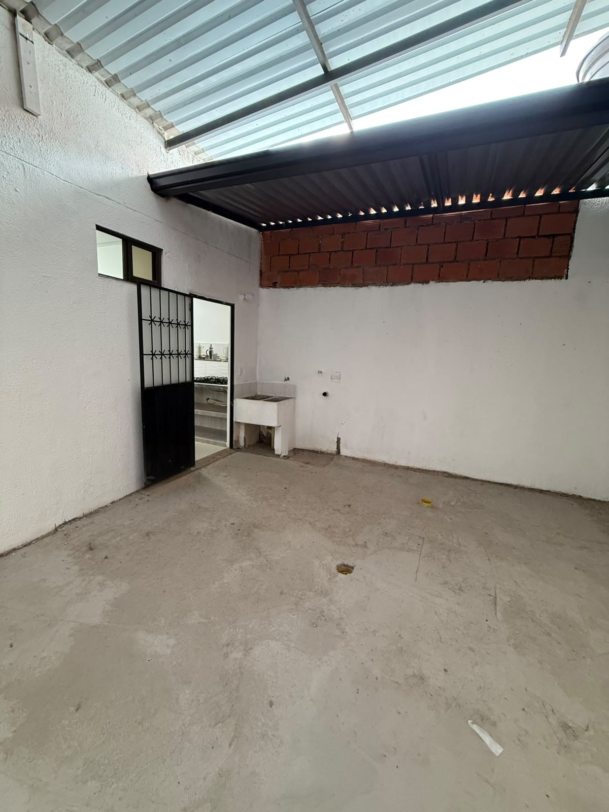 Casa en Arriendo de 1 Piso con Patio y Garaje
