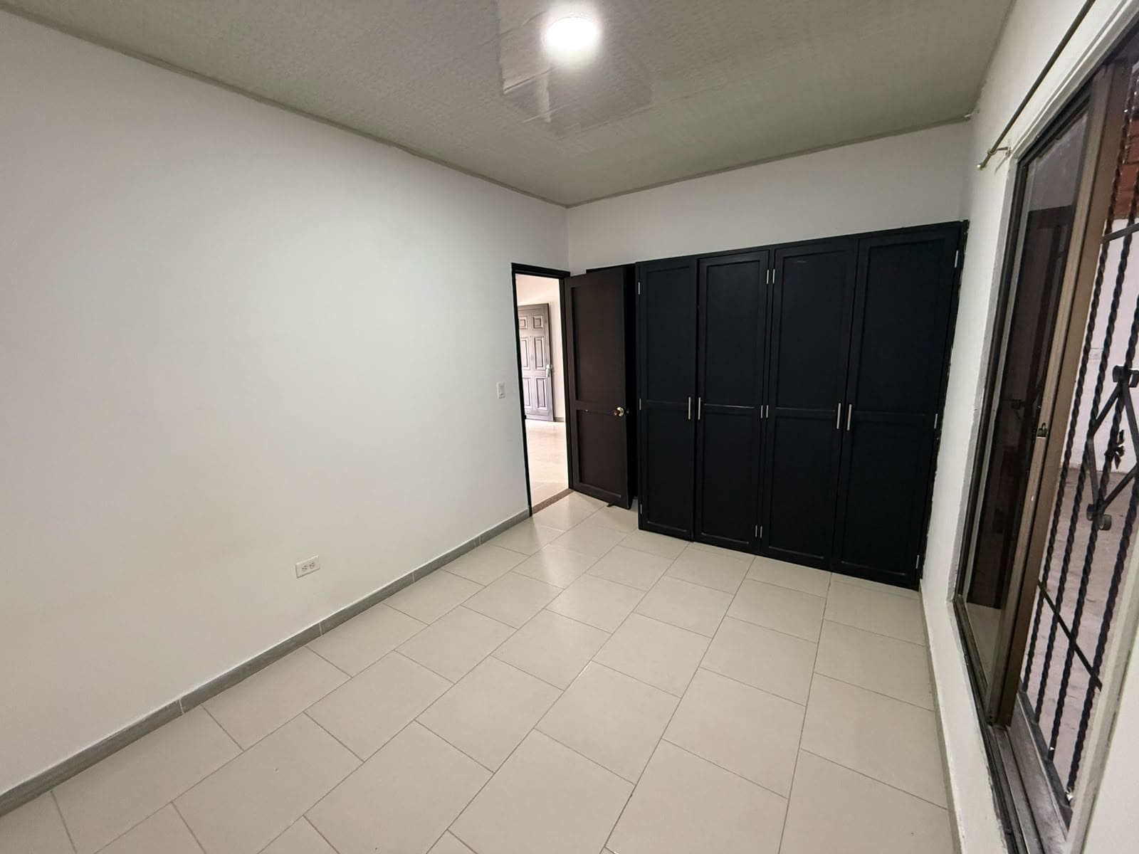 Casa en Arriendo de 1 Piso con Patio y Garaje
